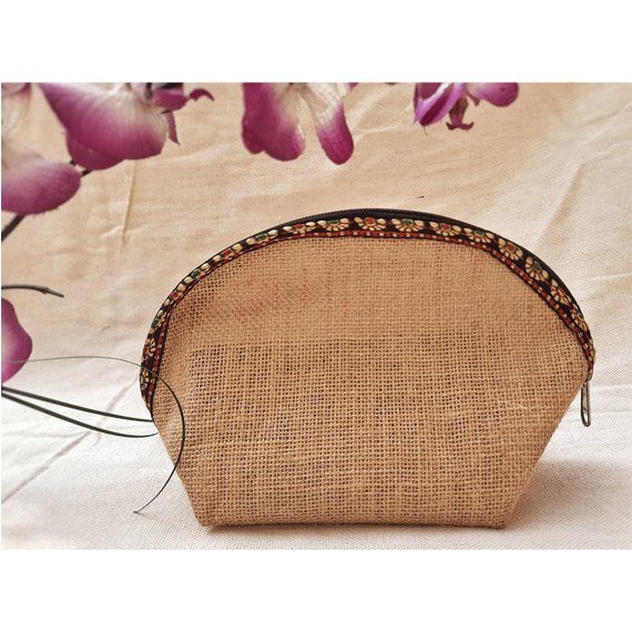 Jute-Gift-Pouches--4